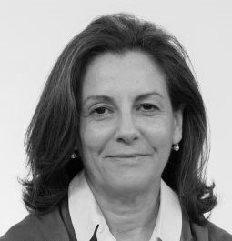 portrait photo of Maria Teresa Cruz, black and white