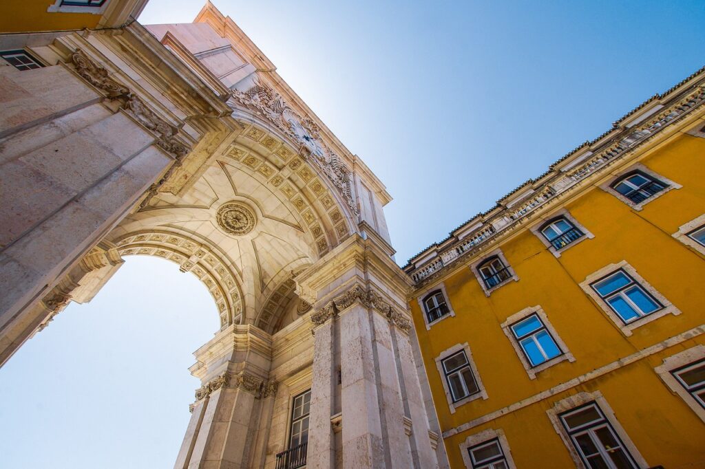 color image with photo of the triumphal arch in Rua Augusta, Lisbon, Portugal