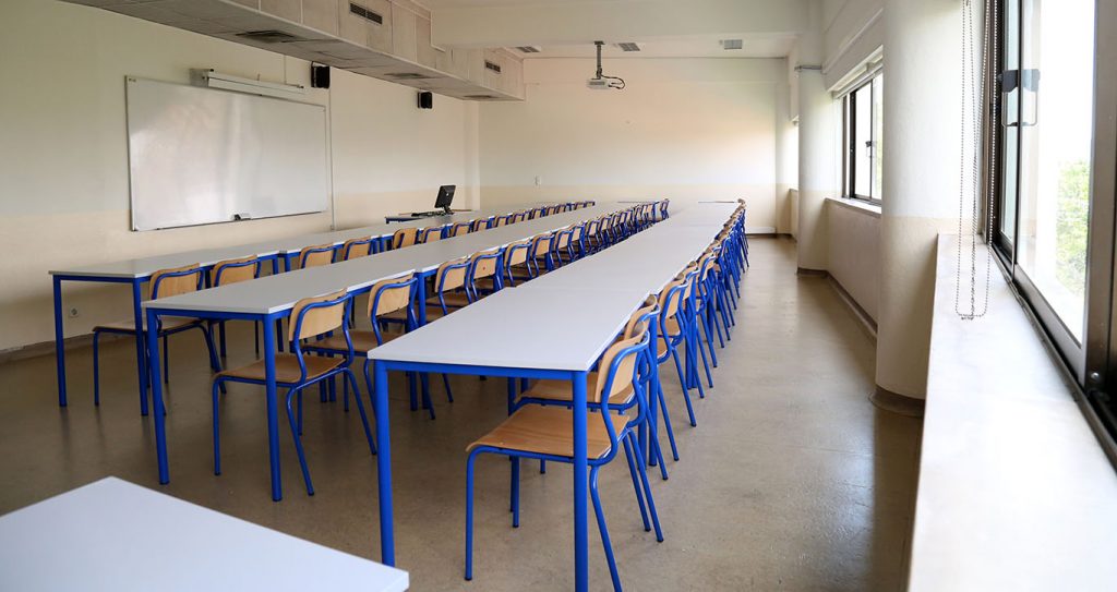 color image with photo of one classroom, tower B, inside NOVA FCSH campus